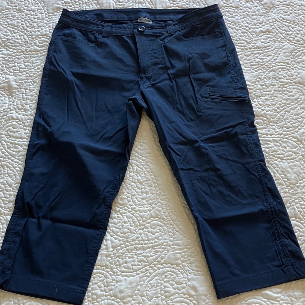 Eddie Bauer Women’s Dark Blue Capri Pants